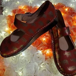 Alegria Golden Elephant Shoe